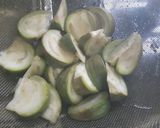 Hình bước làm 2 của món Cà bát xào tía tô