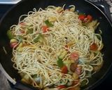Foto del paso 4 de la receta Noodles al curry con verduras salteadas