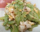 รูปขั้นตอนการทำที่ 4 ของ มะระผัดไข่ใส่พริกสด