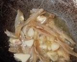 Foto langkah ke 2 dari resep Tumis Labu Kuning Teri.