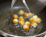 इंन्स्टंट गुलाबजाम (gulabjaam recipe in marathi) रेसिपी स्टेप 3 फोटो