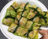 Hình bước làm 2 của món Canh cải thảo cuốn thịt