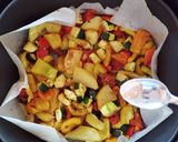 Foto del passaggio 5 della ricetta Verdure cotte nell'airfryer, ricetta del riciclo 🌷