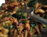 A picture of step 4 of Masala bread upma.
