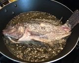 Foto langkah ke 2 dari resep Ikan nila bumbu kecap cabe.