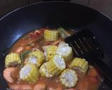 Foto langkah ke 3 dari resep Udang pedas asam manis.