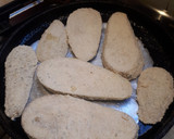 Foto del paso 3 de la receta: Milanesas de berenjena con ensalada