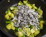 Foto del paso 4 de la receta: Gulas con verduras 🍅🥒