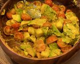 Foto del paso 8 de la receta: Guiso de carne con papas fritas y ensalada palta, mango y tomate