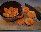 Une image de l'étape 2 de Flan pâtissier aux abricots.