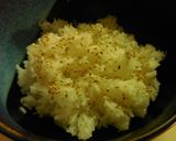 A picture of step 21 of Salmon Donburi (Salmon rice bowl).