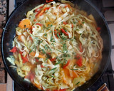 Foto del paso 3 de la receta: Tallarines con verduras, soja y aceto balsámico!