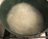 Foto del paso 2 de la receta: Noodles al ajillo y camarones
