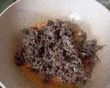 Foto langkah ke 4 dari resep Tumis Jamur Grigit.