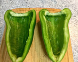 Foto del paso 1 de la receta: Pimientos rellenos de gulas