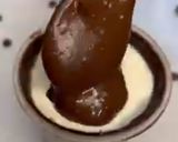 Foto del paso 3 de la receta: Helado de vainilla, relleno de arequipe y cubierto con chocolate