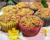 Foto langkah ke 5 dari resep Oatmeal Muffins with Cinnamon and Sweet Apple.