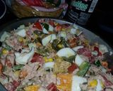 A picture of step 8 of Tuna & Bell Peppers Salad w/ Egg Whites.