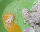 Foto langkah ke 3 dari resep Sosis Gulung Mie.