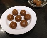 "गुळ शेंगदाणे लाडू"(Gul Shengdane Ladoo Recipe In Marathi) रेसिपी स्टेप 3 फोटो 