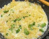 Foto langkah ke 6 dari resep Creamy Broccoli Pasta.