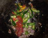 Foto langkah ke 2 dari resep Tumis Jagung Pare Teri.