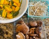 A picture of step 1 of Stir-Fried Pumpkin with Bean Sprouts and Mushrooms.