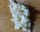 Foto langkah ke 1 dari resep Tumis Brokoli Wortel dengan Bawang Putih.