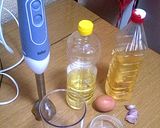 A picture of step 1 of Thick, Easy-to-Make Aioli.