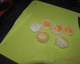 A picture of step 4 of Frozen Fried Egg  نیمرو با تخم مرغ یخ زده.