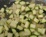Foto del paso 4 de la receta: Arroz con salmón y calabacín