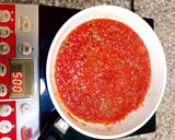 A picture of step 2 of Spaghetti with Fresh Tomato sauce.