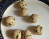 A picture of step 2 of Cheese Balls.