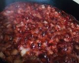 A picture of step 2 of Strawberry pulpy syrup.