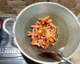 Foto langkah ke 1 dari resep Cara Membuat Sosis Pedas Manis.