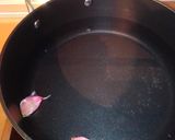 Foto del paso 1 de la receta: Arroz en salsa de tomate y sobrasada