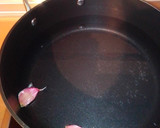 Foto del paso 1 de la receta: Arroz en salsa de tomate y sobrasada