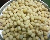 A picture of step 1 of Hummus Arabic dish.