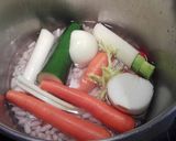 Foto del paso 3 de la receta: Alubias con arroz integral, hortalizas y compango de fabada