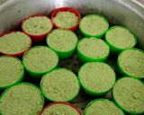 Foto langkah ke 5 dari resep Kue Putu dengan Cetakan.