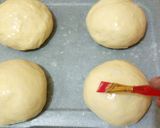 Foto langkah ke 6 dari resep Beef Burger (with homemade burger buns).