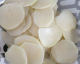 A picture of step 1 of Spanish Potato Omelette (Tortilla de Patatas).
