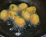 A picture of step 4 of Leftover Rice Cutlets.