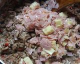 Foto del paso 1 de la receta: Tortilla al horno con relleno de empanadas de jamón y queso y de carne