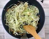 A picture of step 4 of Delicious with Shiitake powder! Stir-fried Harusame (glass noodles) with cabbage and Sakura shrimp.