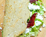 Foto del paso 3 de la receta: Tortillas de quinoa rellenas de queso feta y tomate seco