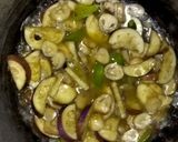Foto langkah ke 4 dari resep Tumis Terong Ungu Jamur Kancing.