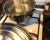 Foto del paso 4 de la receta: Sopa de cocido con huevo poché
