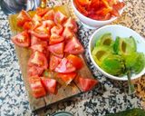 Foto del paso 2 de la receta Picadillo de aguacate sobre gofre de cebolleta