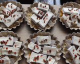 Foto del paso 2 de la receta: Tartaletas de salchichas Bratwurst y queso Brie
